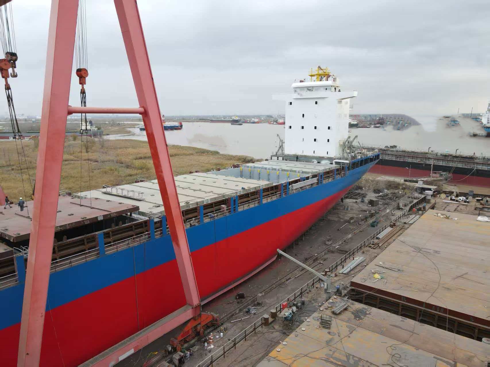 出售1142箱集装箱船