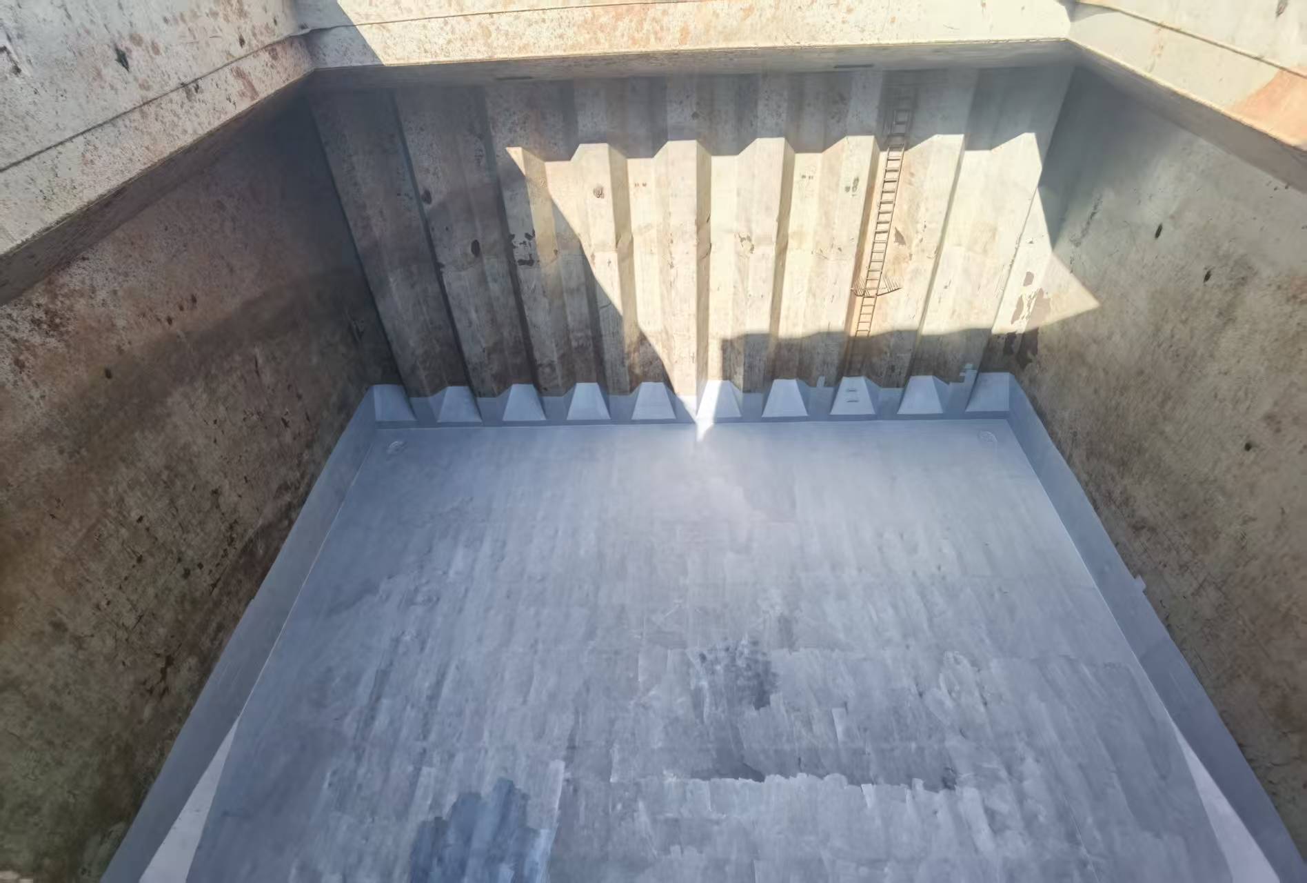 出售23825吨散货船