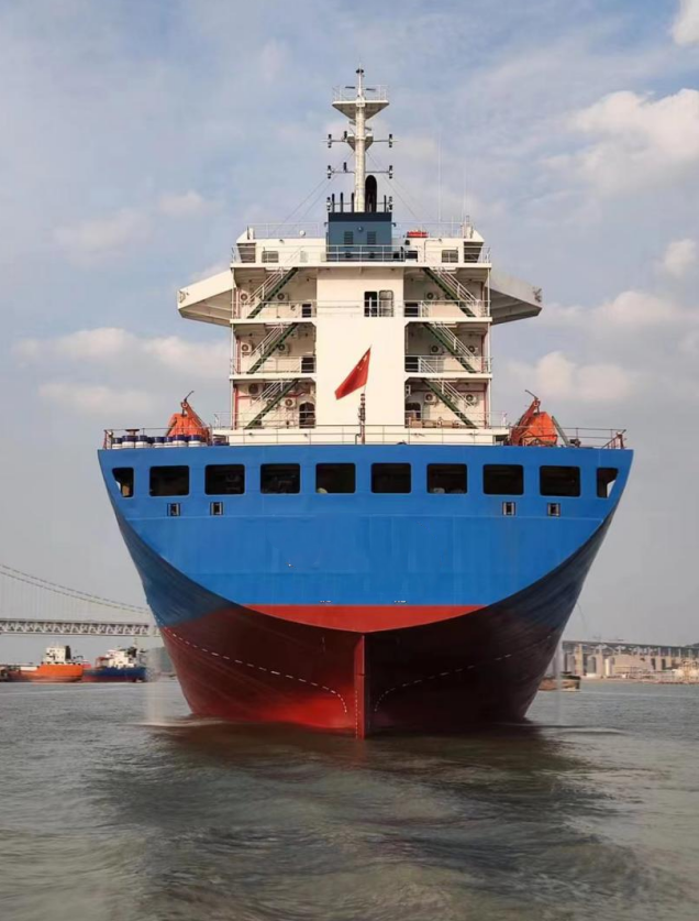 出售1246箱集装箱船