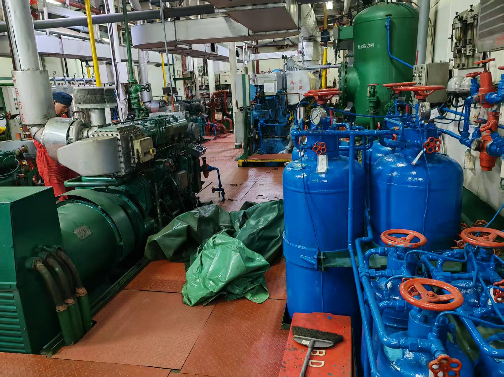 出售6600马力三用拖轮