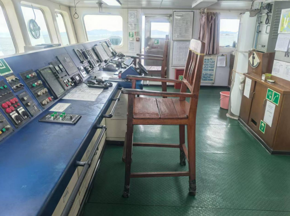 出售4500吨成品油船