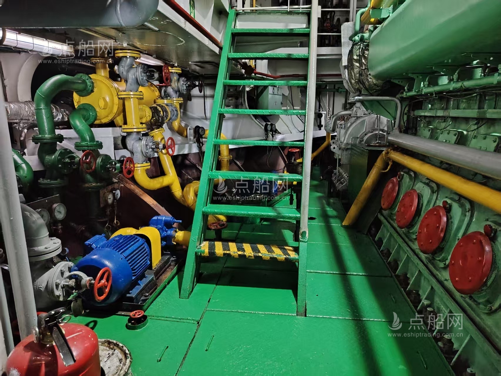 出售4500吨成品油船