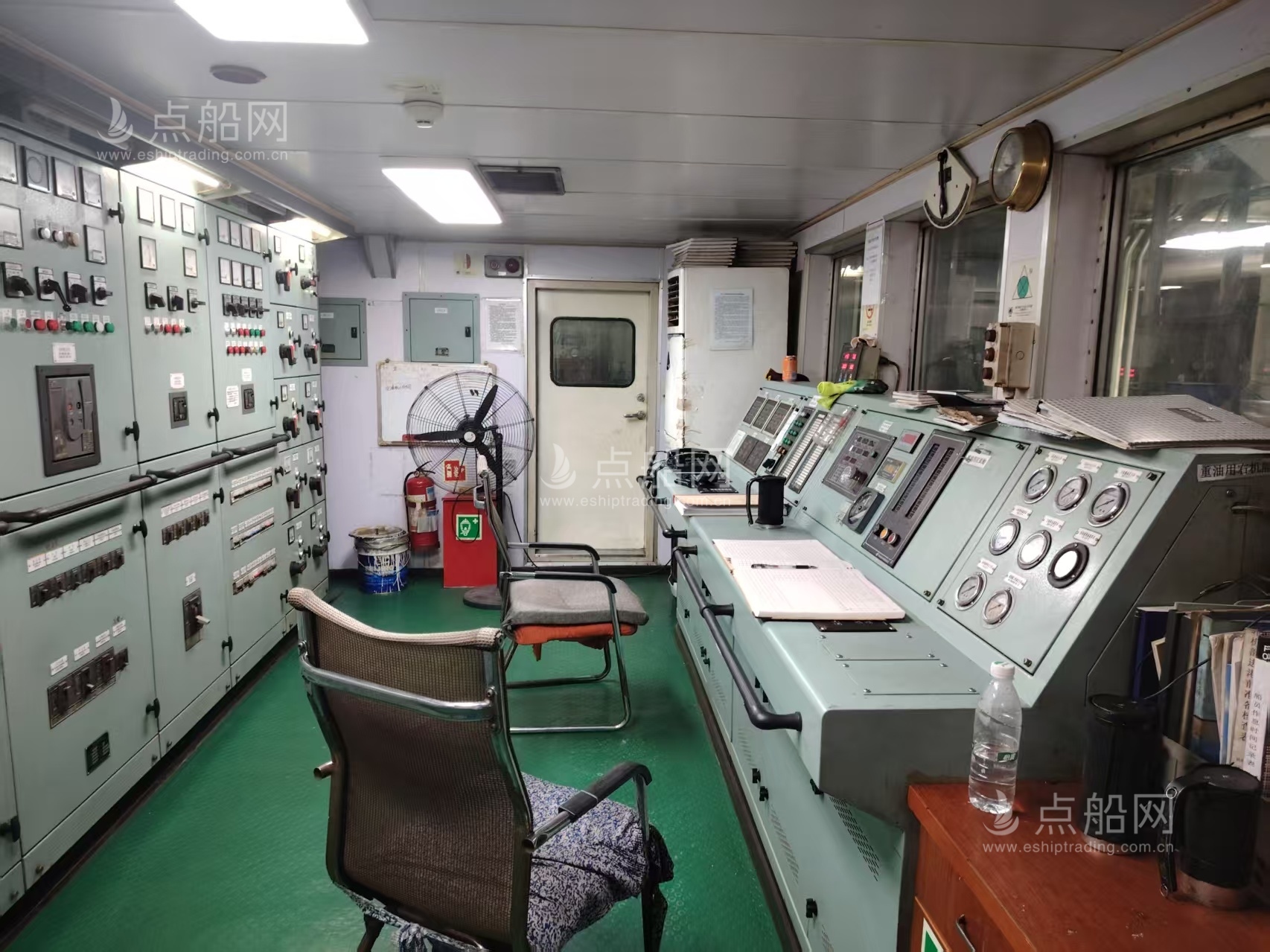 出售4500吨成品油船