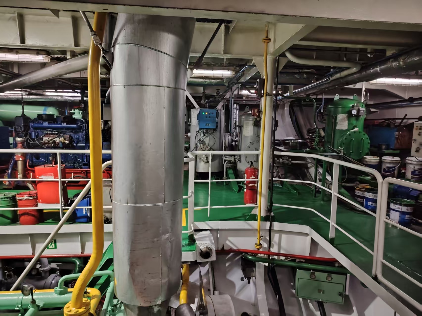 出售4500吨成品油船