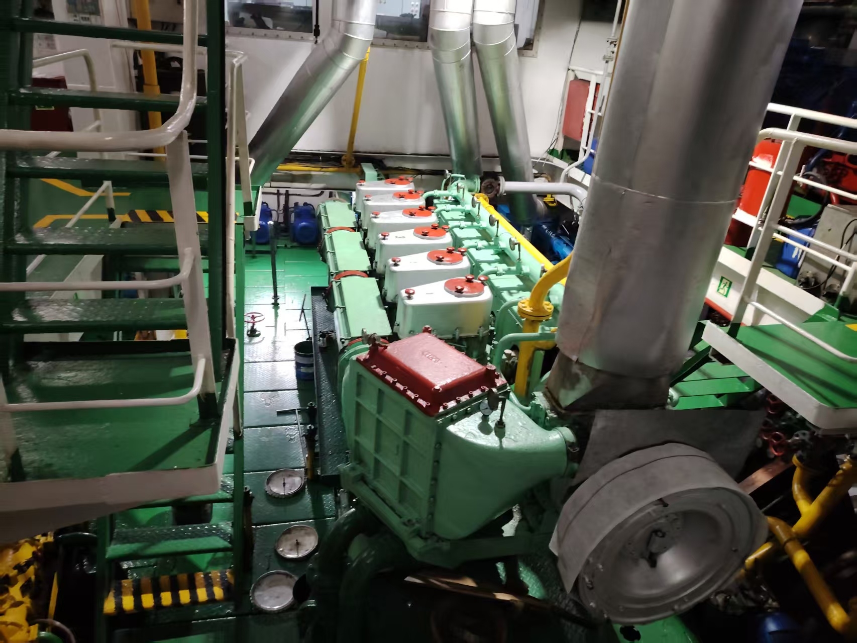 出售4500吨成品油船