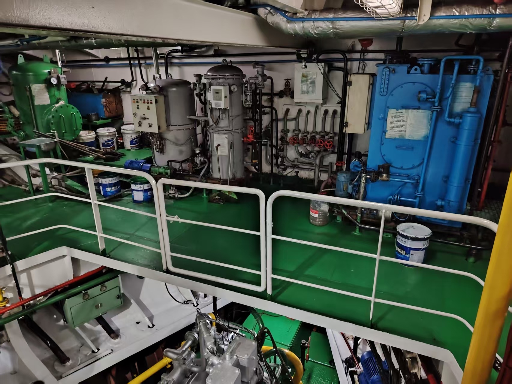 出售4500吨成品油船