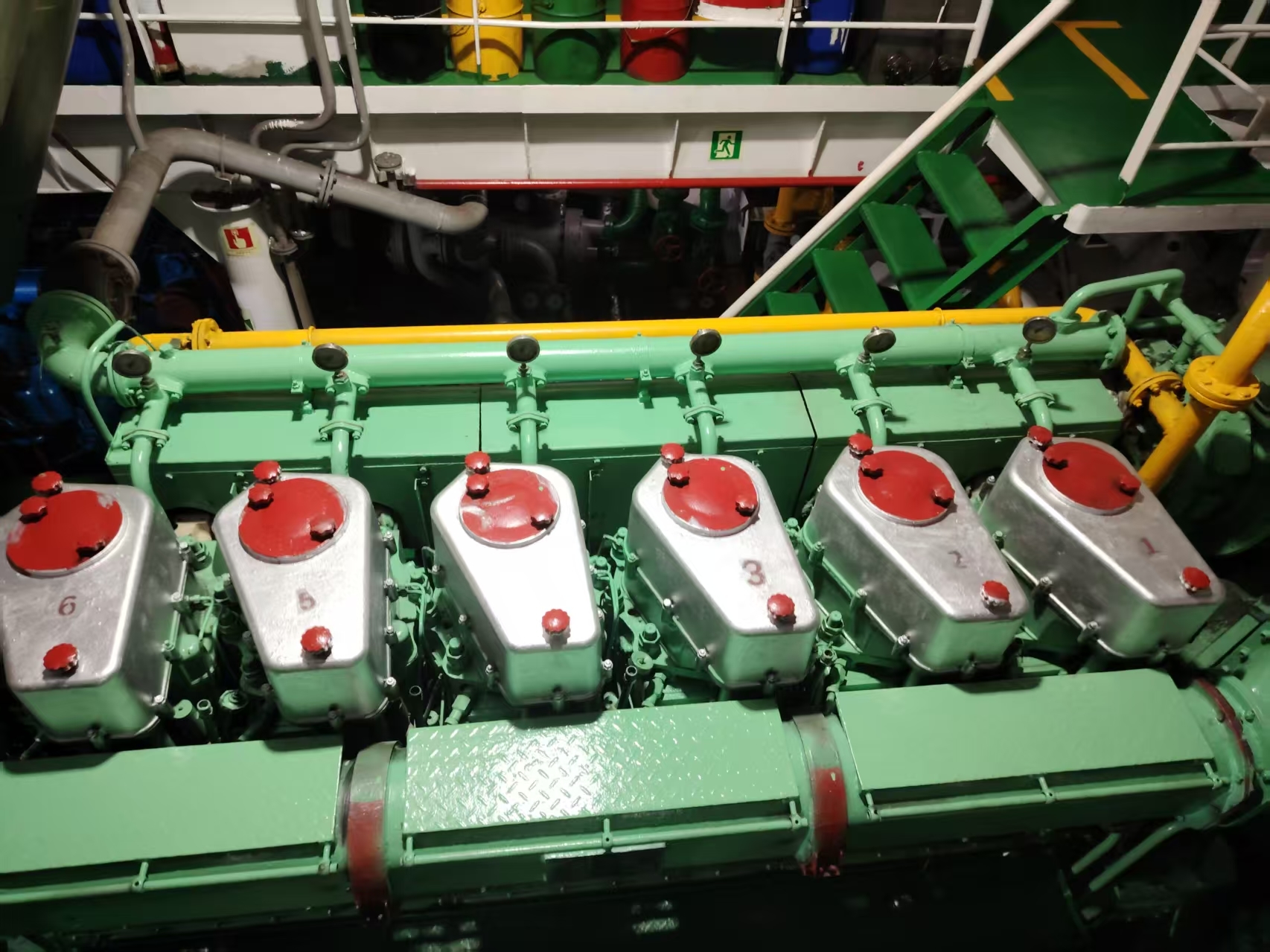 出售4500吨成品油船