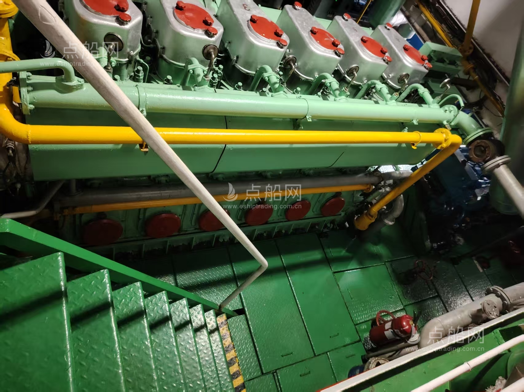 出售4500吨成品油船