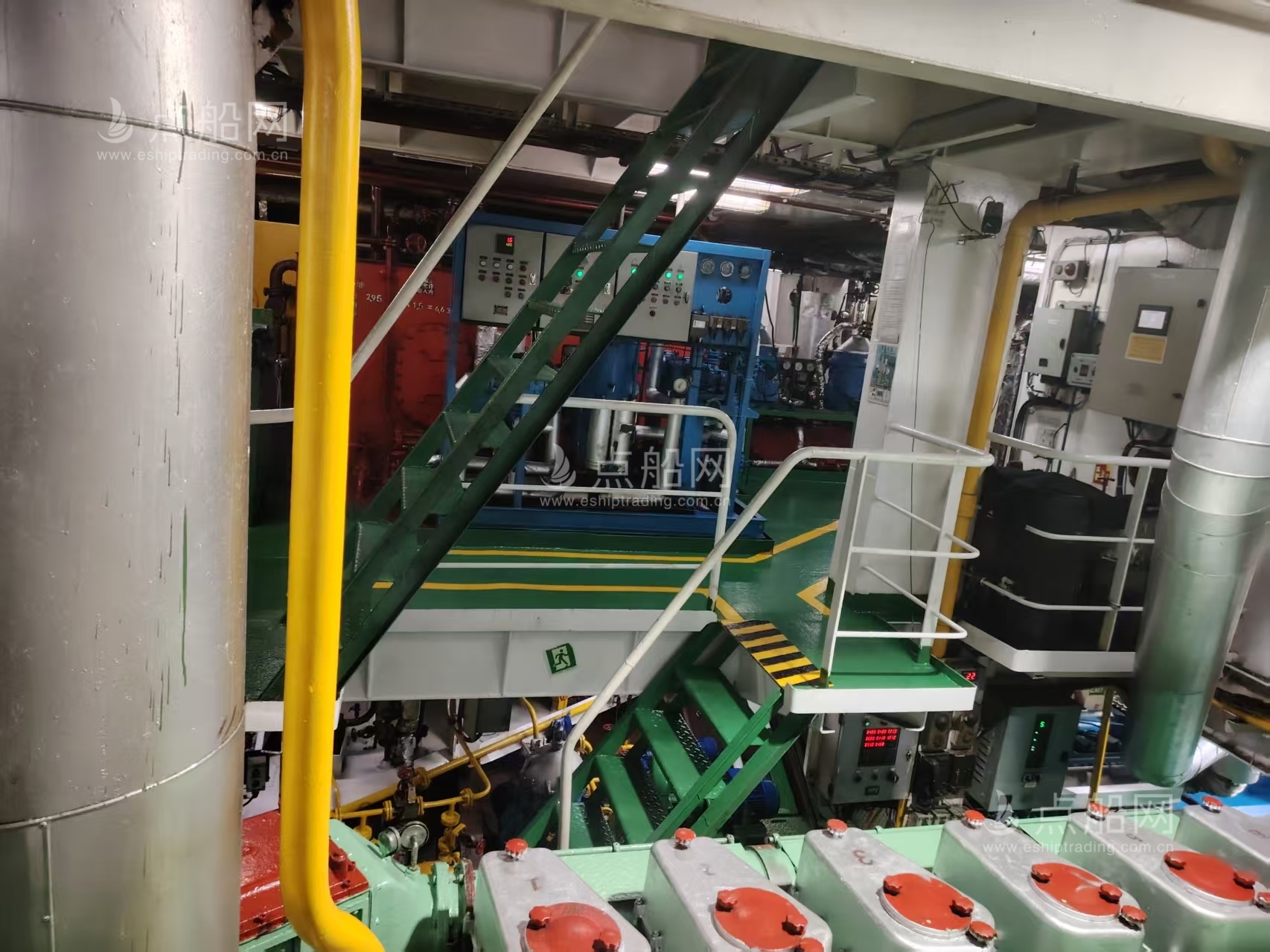 出售4500吨成品油船