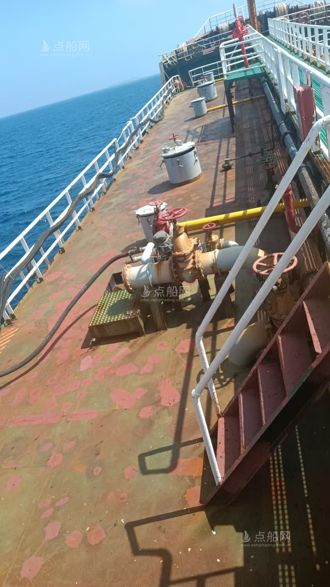 出售4600吨成品油船