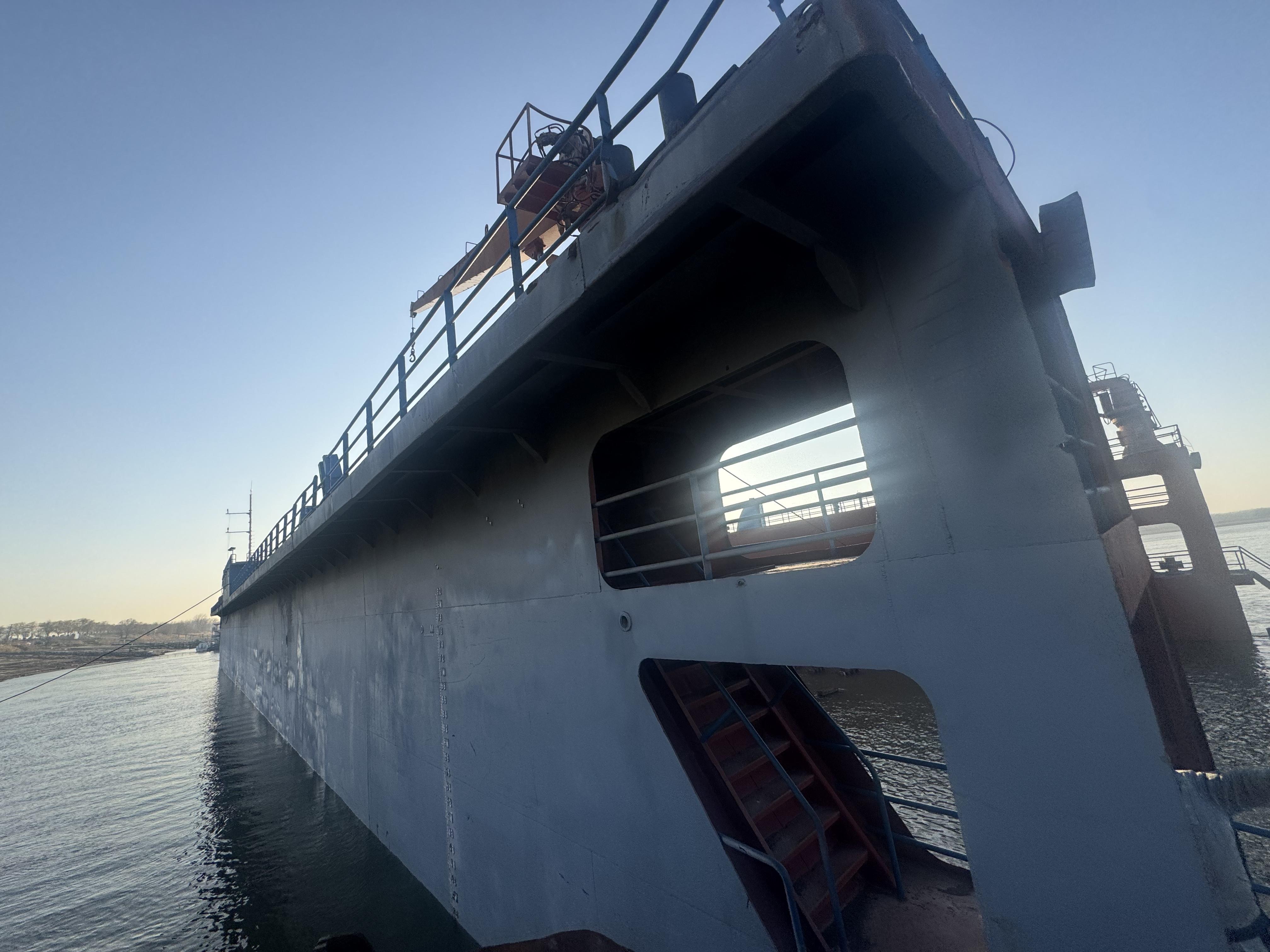 出售2600吨浮船坞