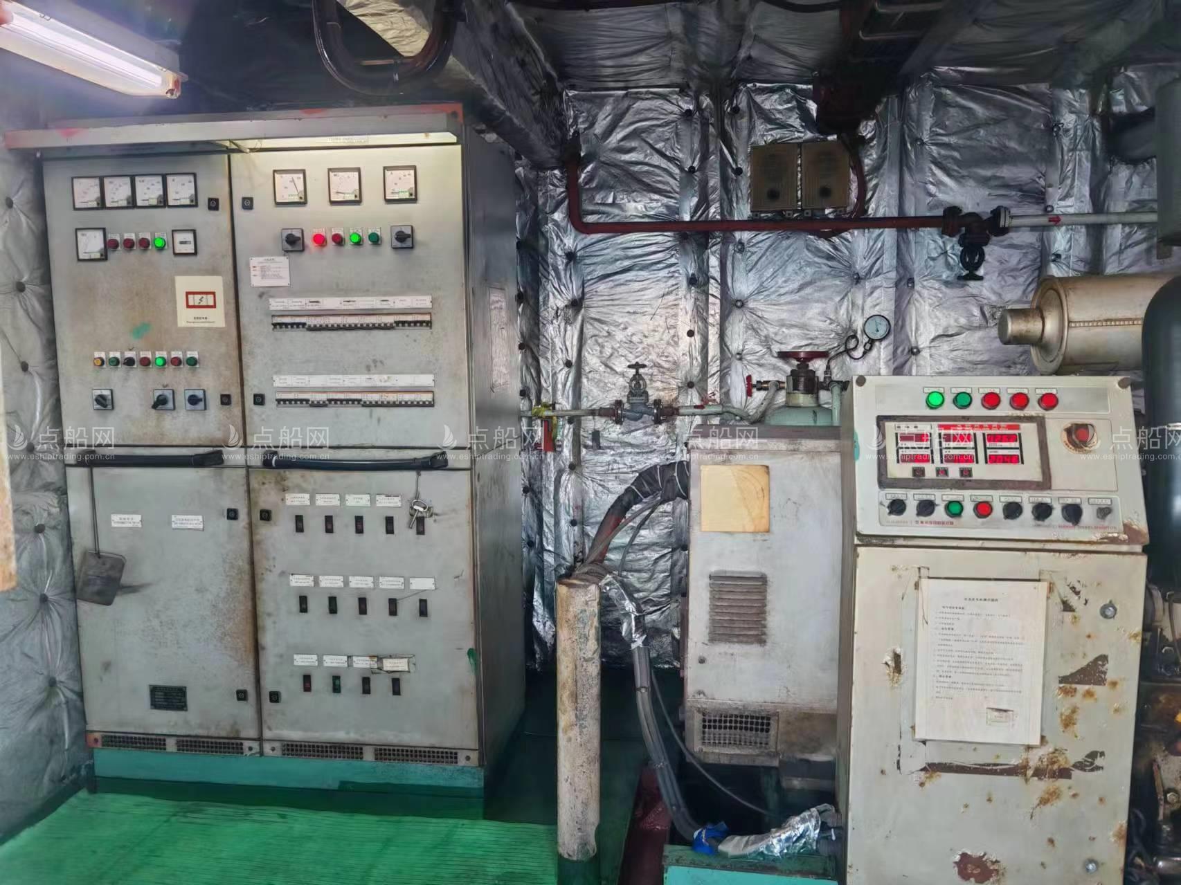 出售720箱集装箱船