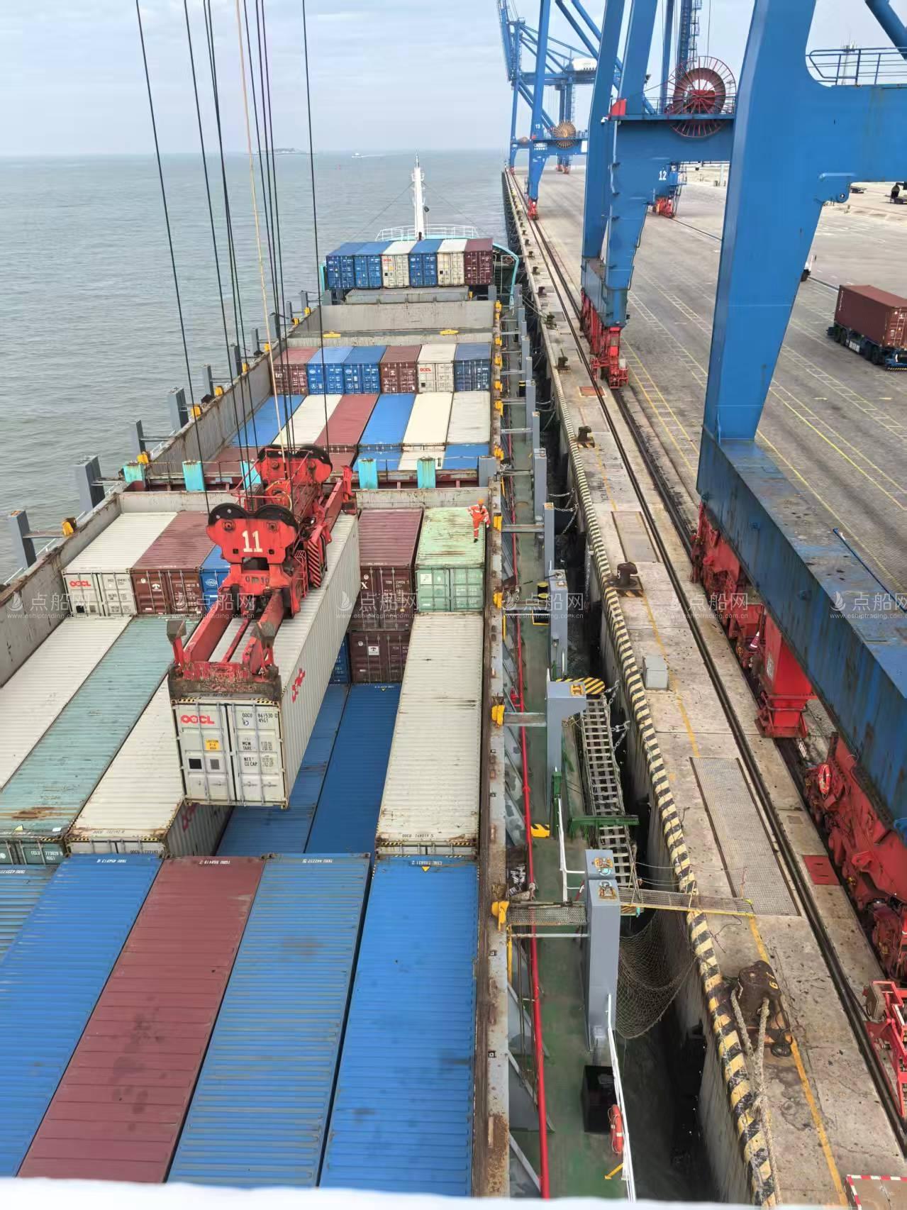 出售720箱集装箱船