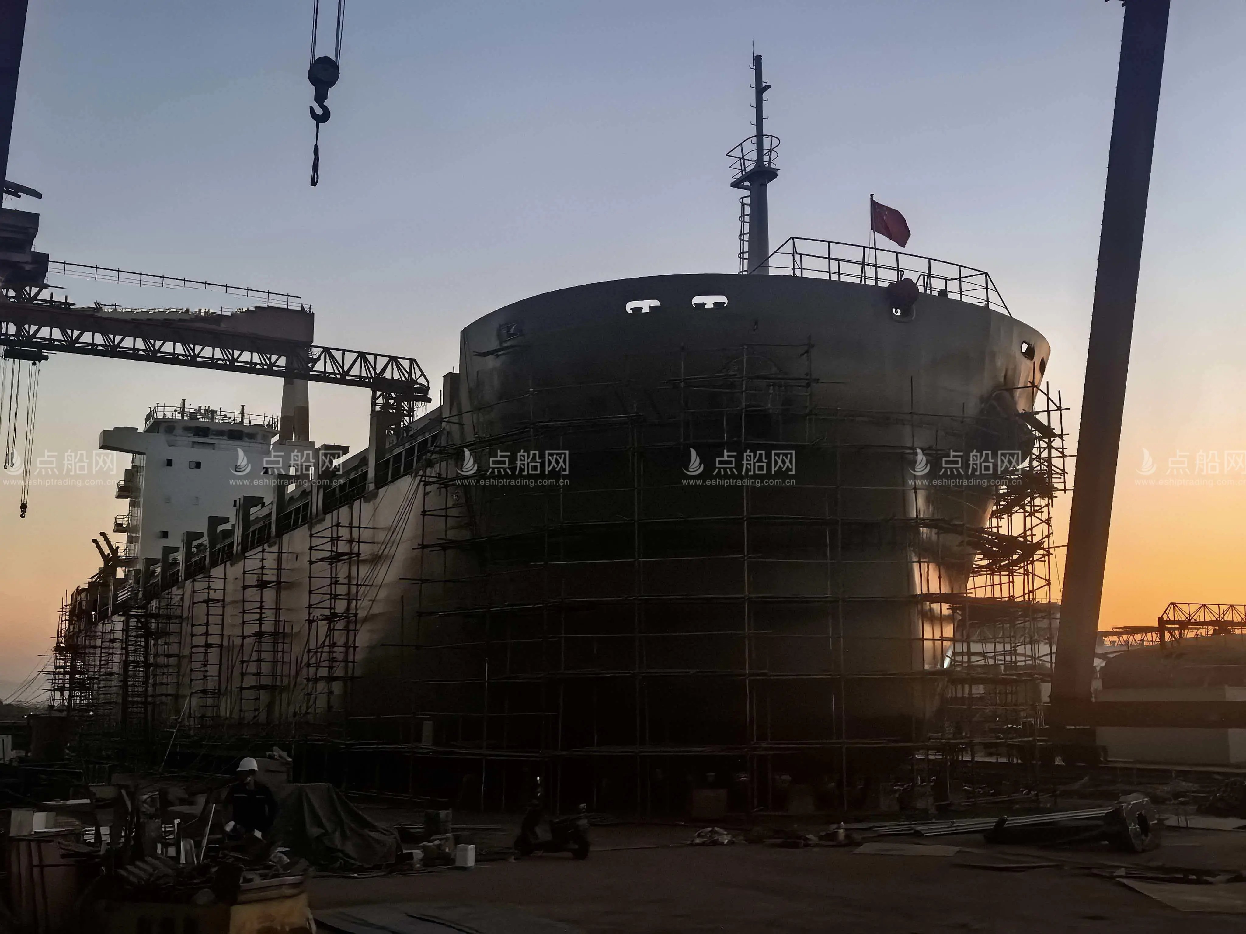 出售553箱集装箱船