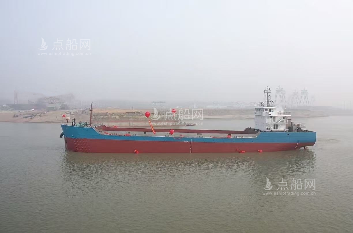 出售3300m³开体泥驳