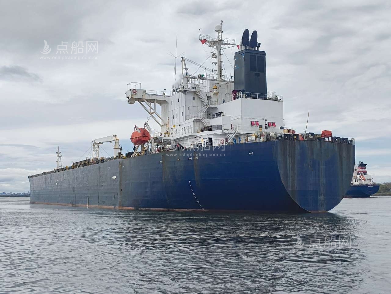 出售53712吨成品油船