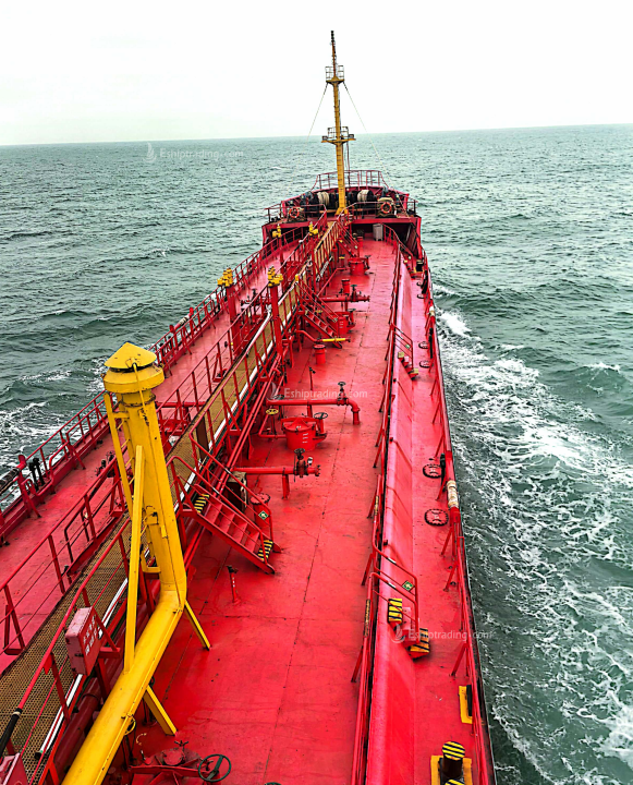 2000 T Product Oil Tanker For Sale