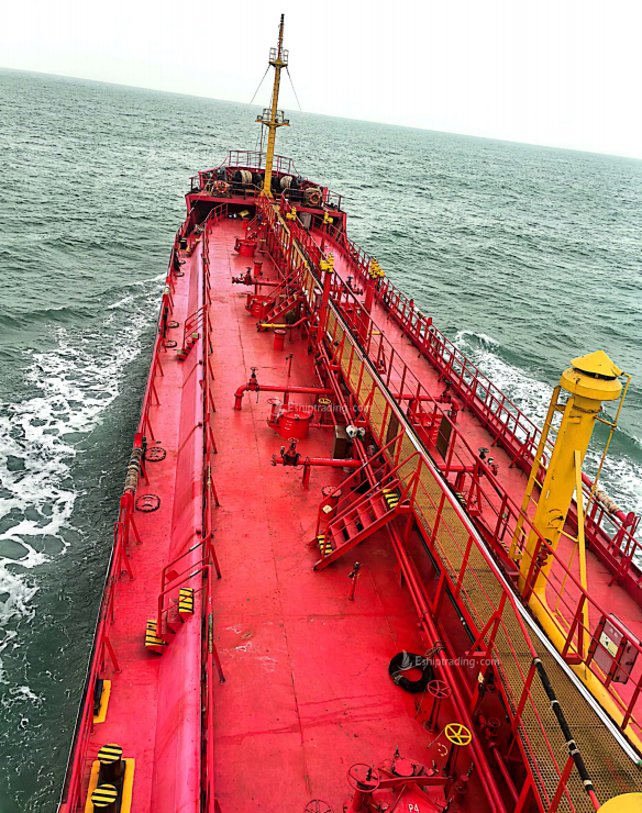 2000 T Product Oil Tanker For Sale