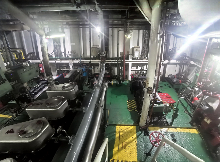 2000 T Product Oil Tanker For Sale