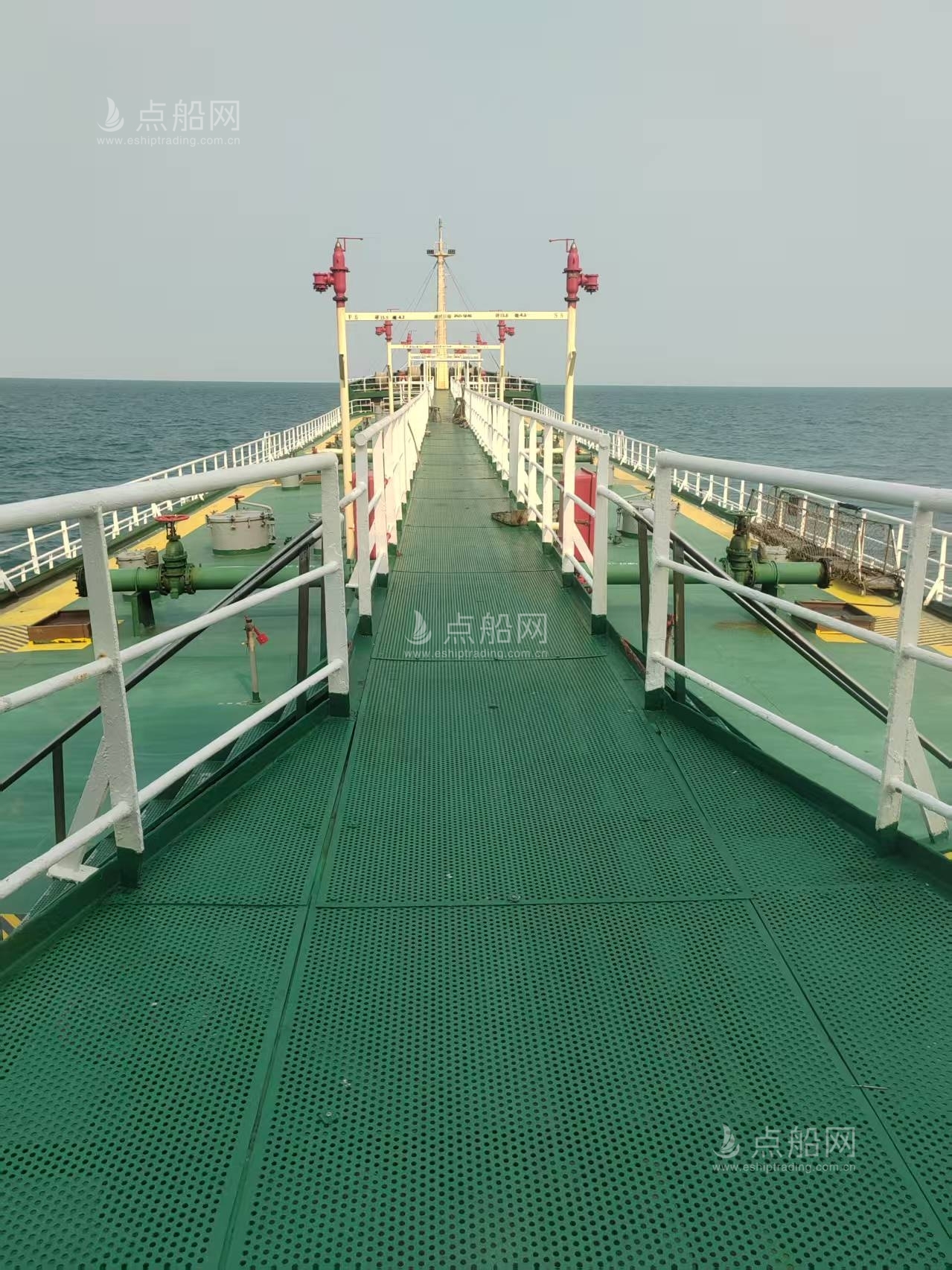 出售7042吨成品油船