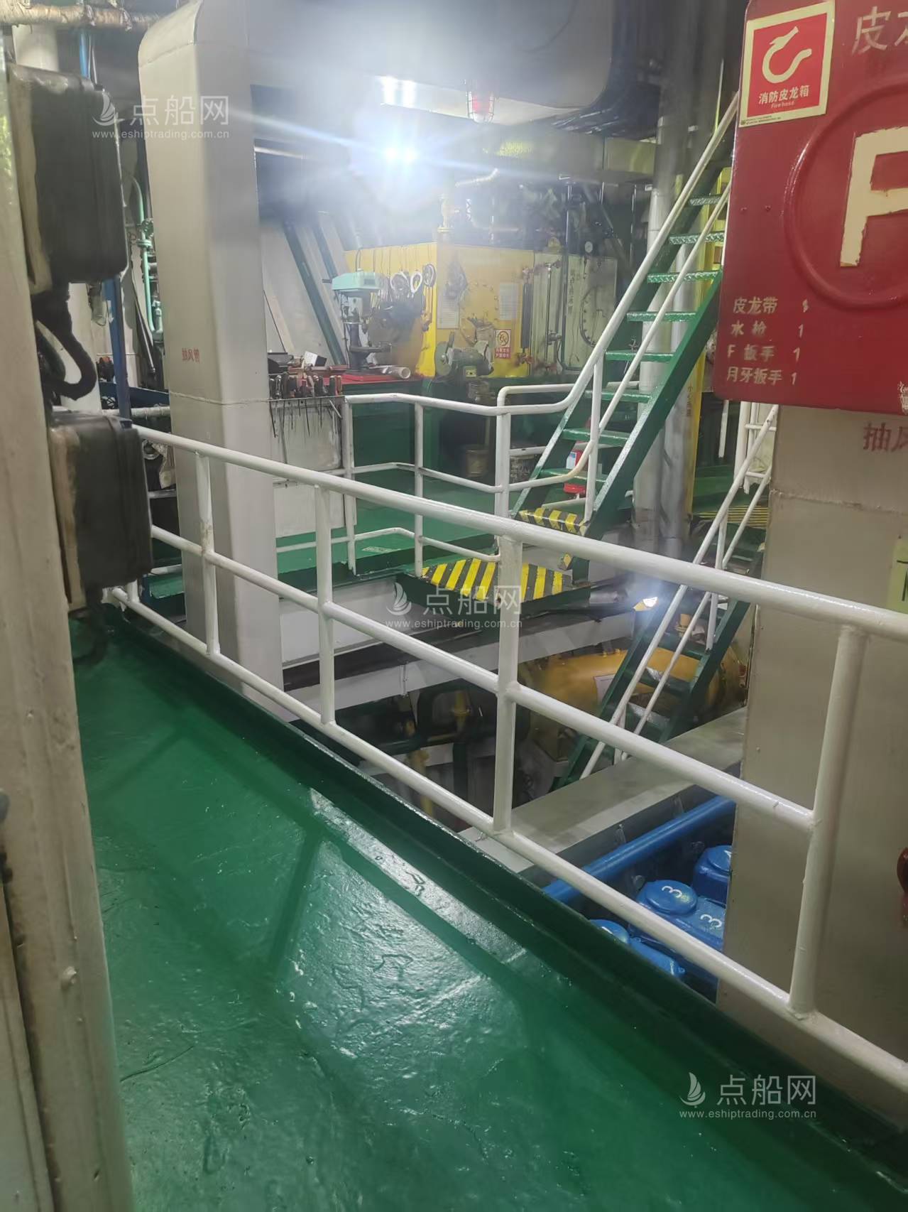出售7042吨成品油船