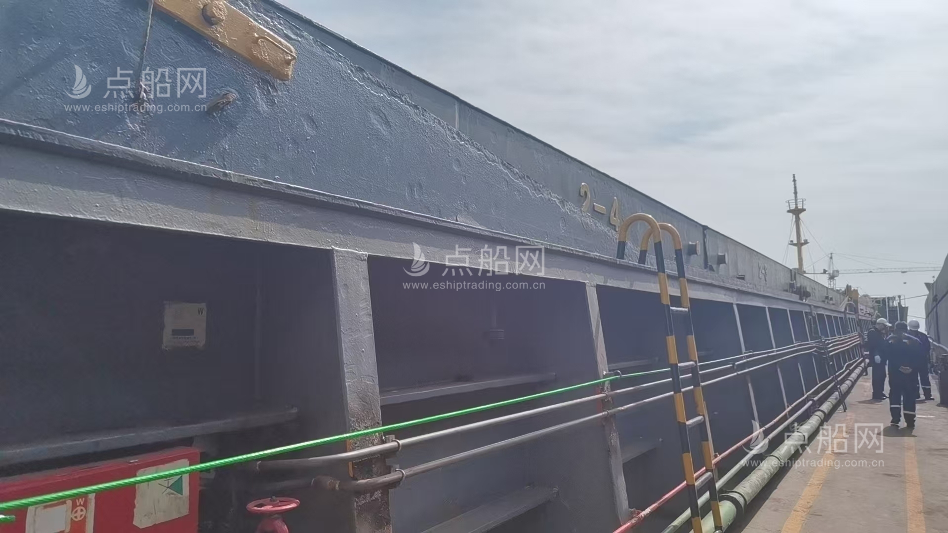 出售5630吨散货船