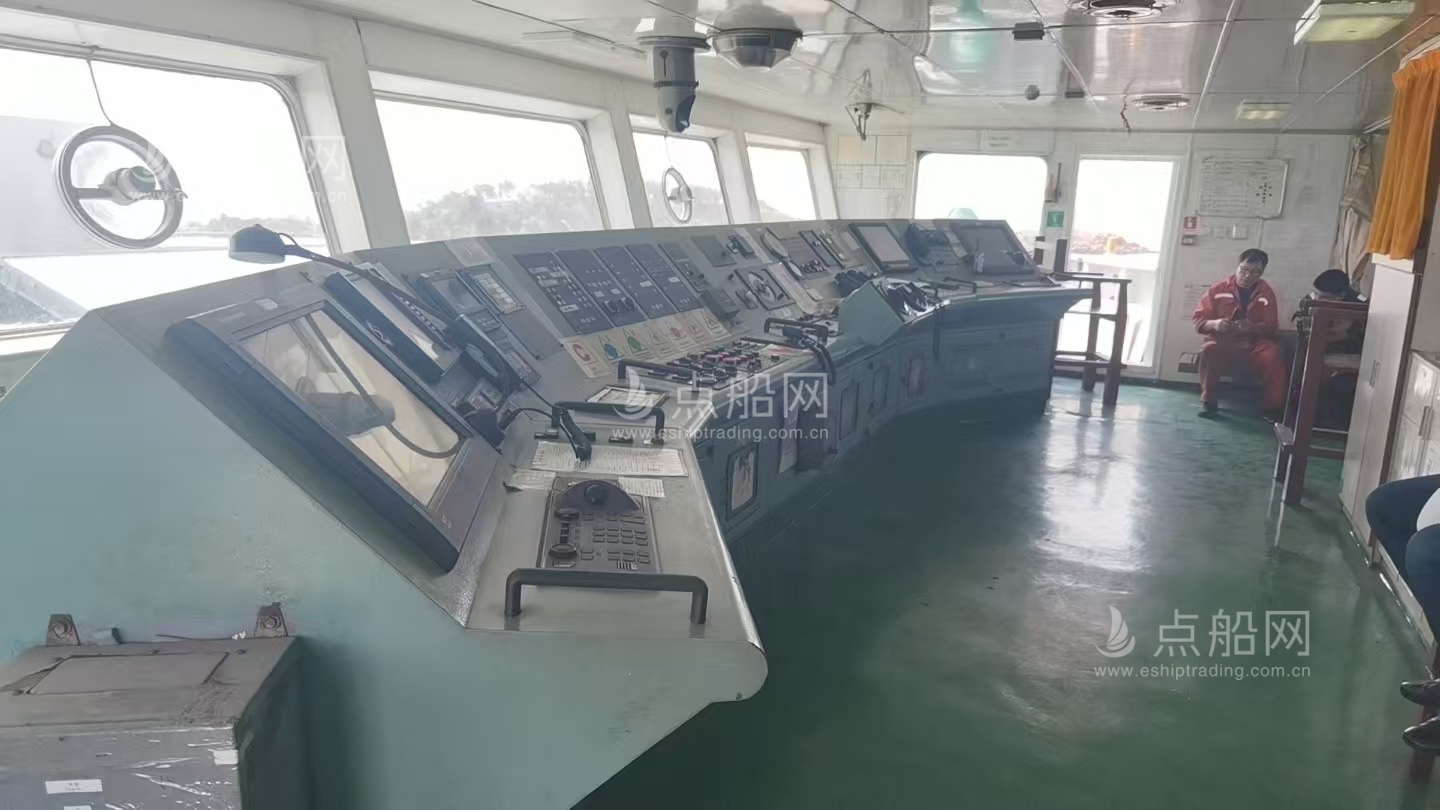 出售5630吨散货船