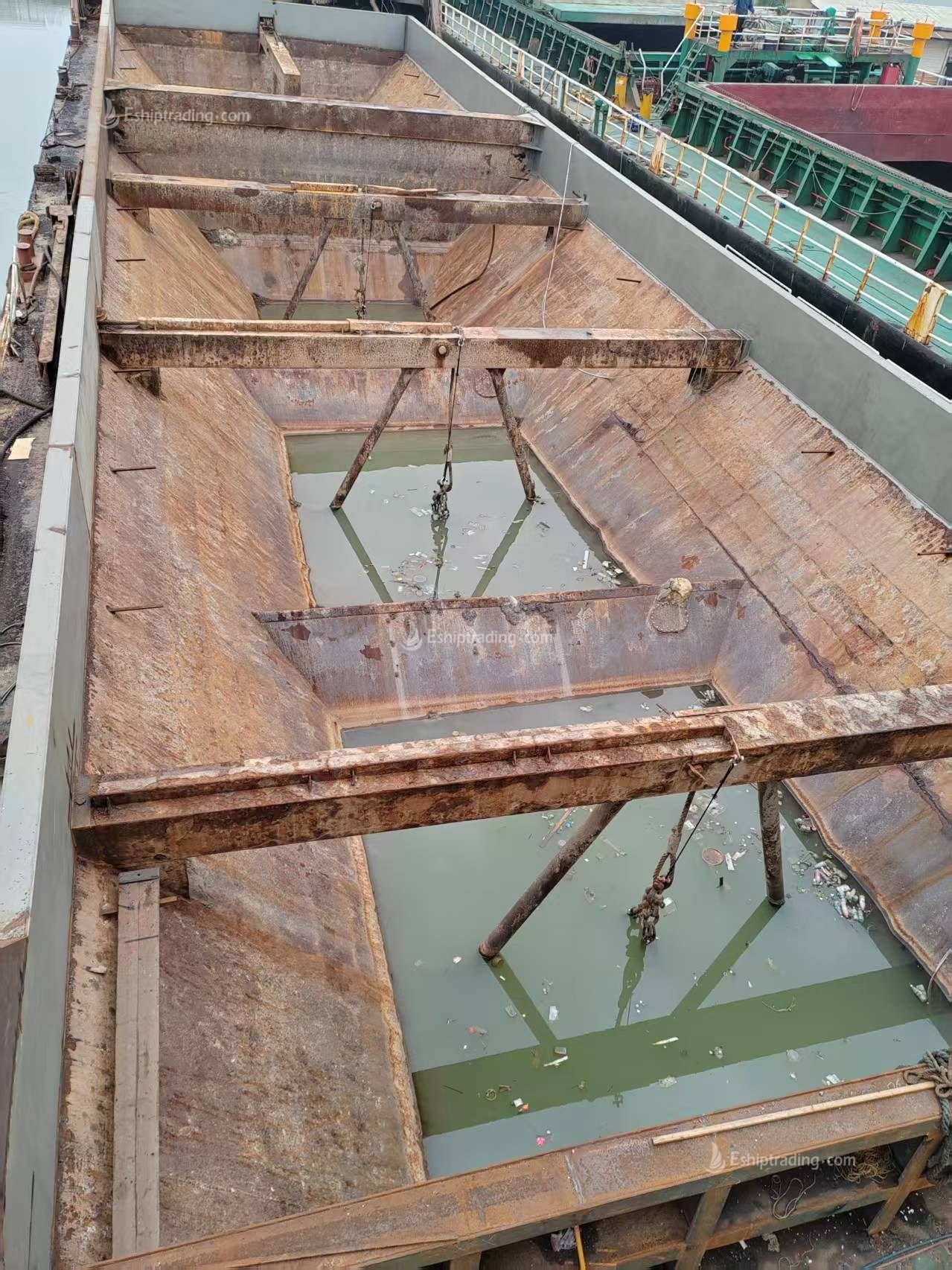 2780 m³ Bottom-Discharge Hopper Barge For Sale