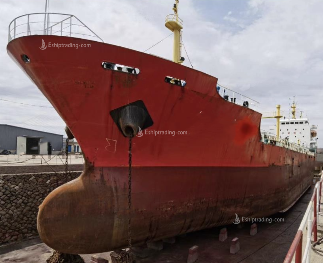 4470 T Product Oil Tanker For Sale