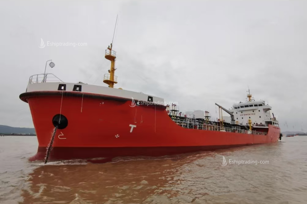 5000 T Product Oil Tanker For Sale