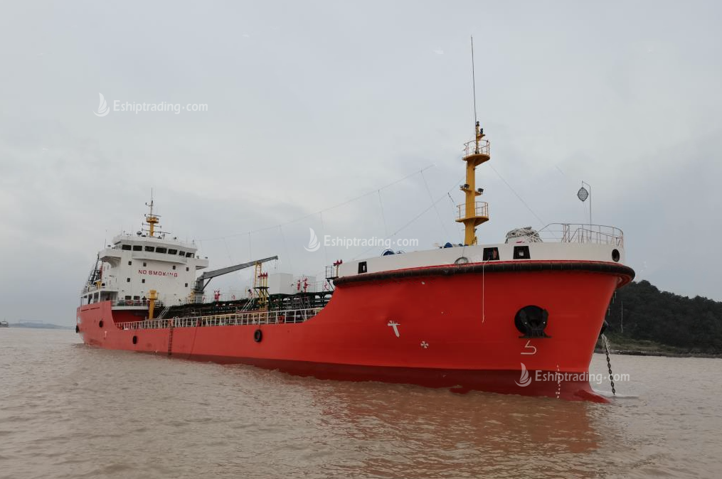 5000 T Product Oil Tanker For Sale
