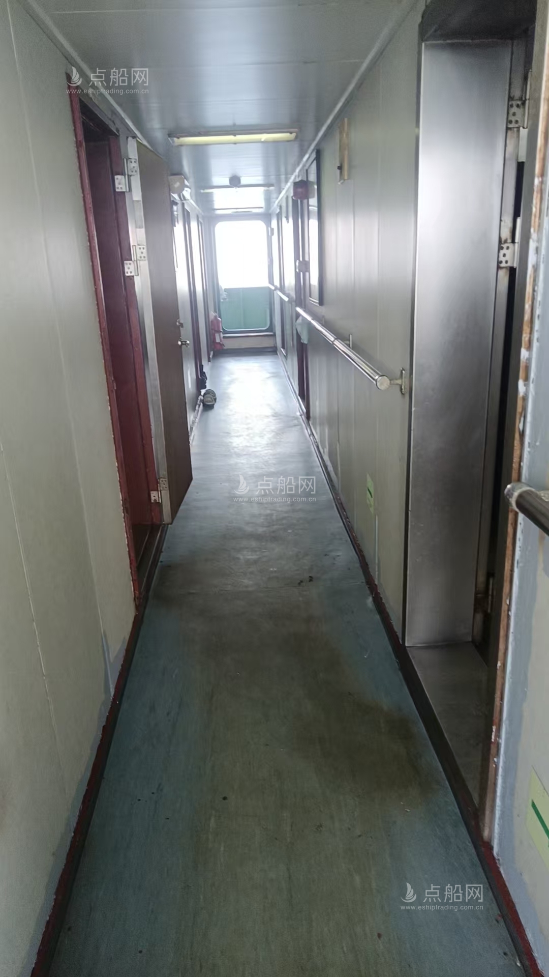 出售4615吨成品油船