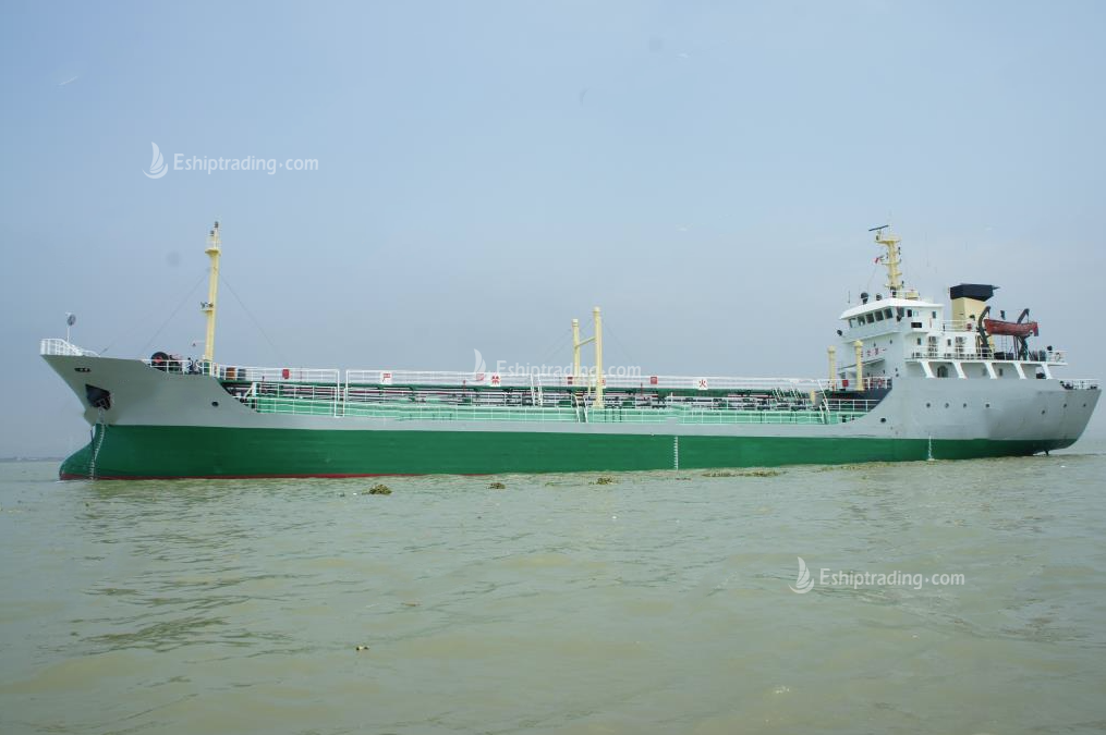 2666 T Product Oil Tanker For Sale