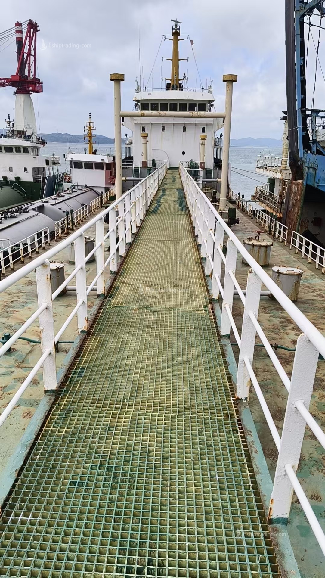 2800 T Product Oil Tanker For Sale