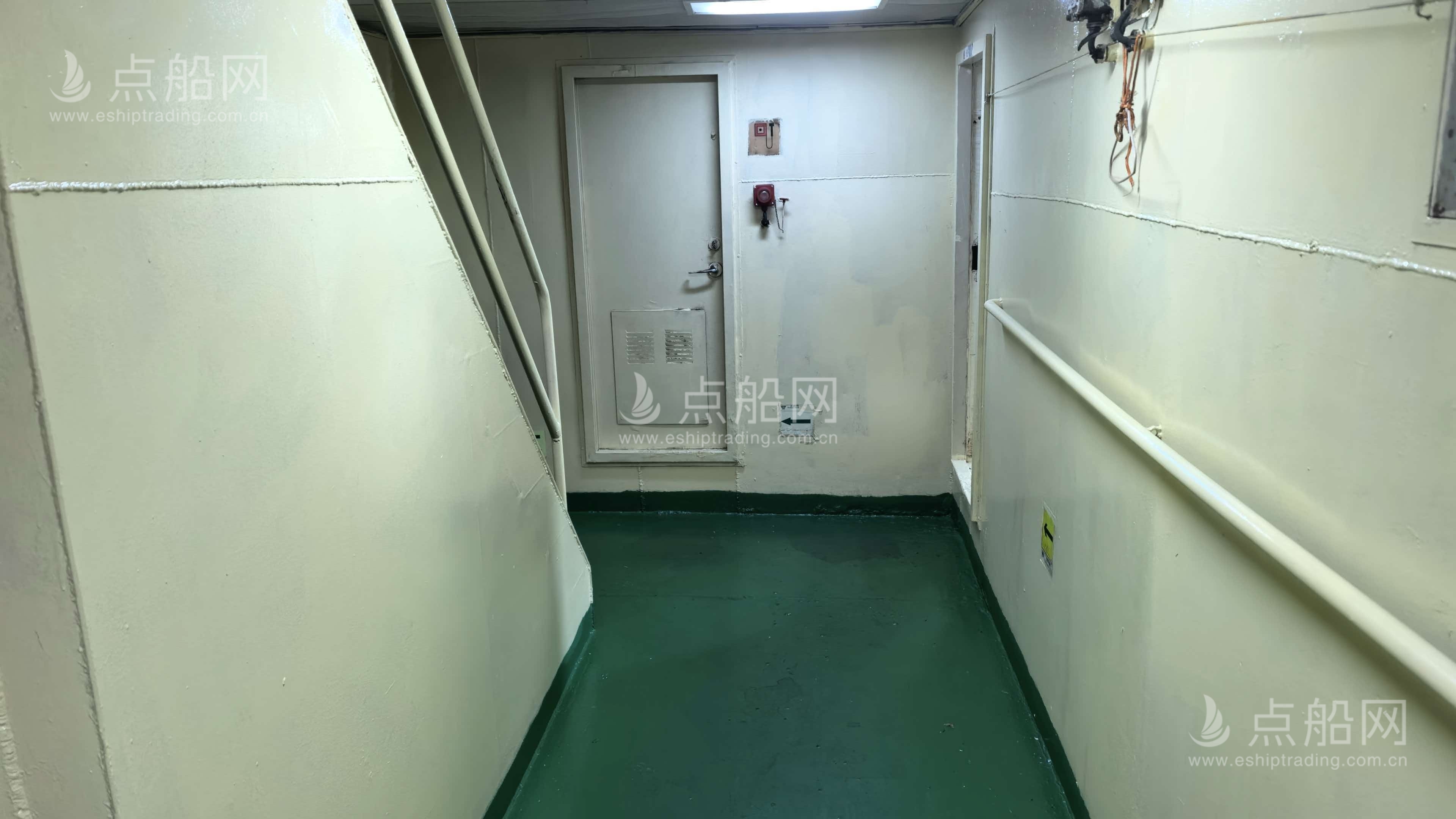 出售4489吨成品油船