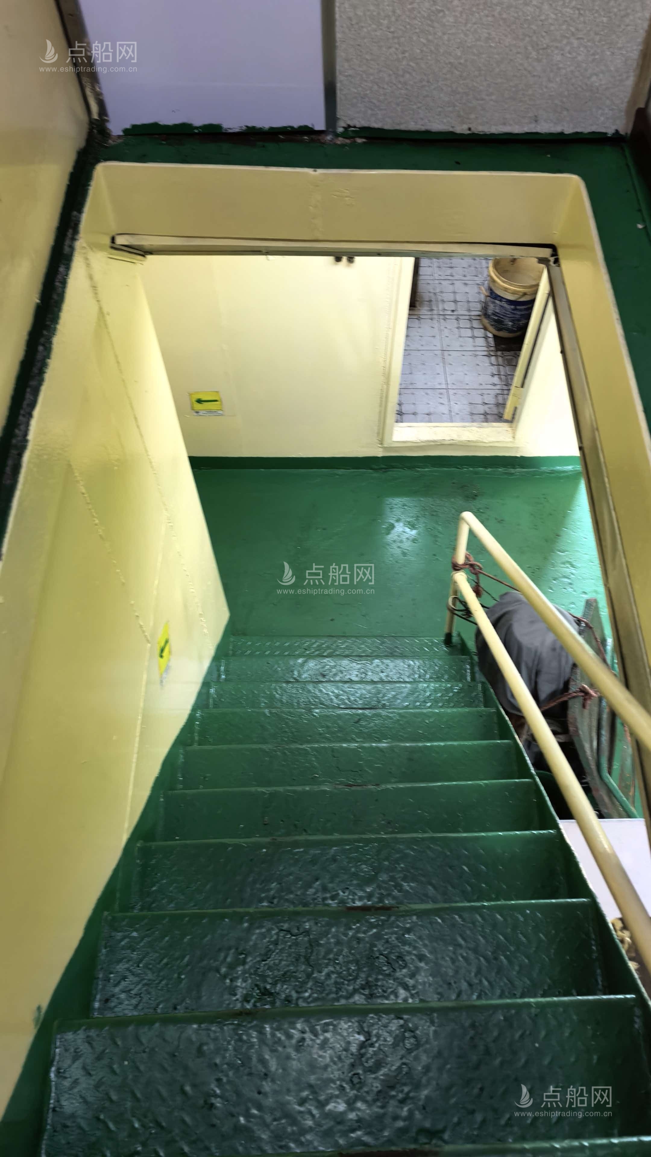 出售4489吨成品油船