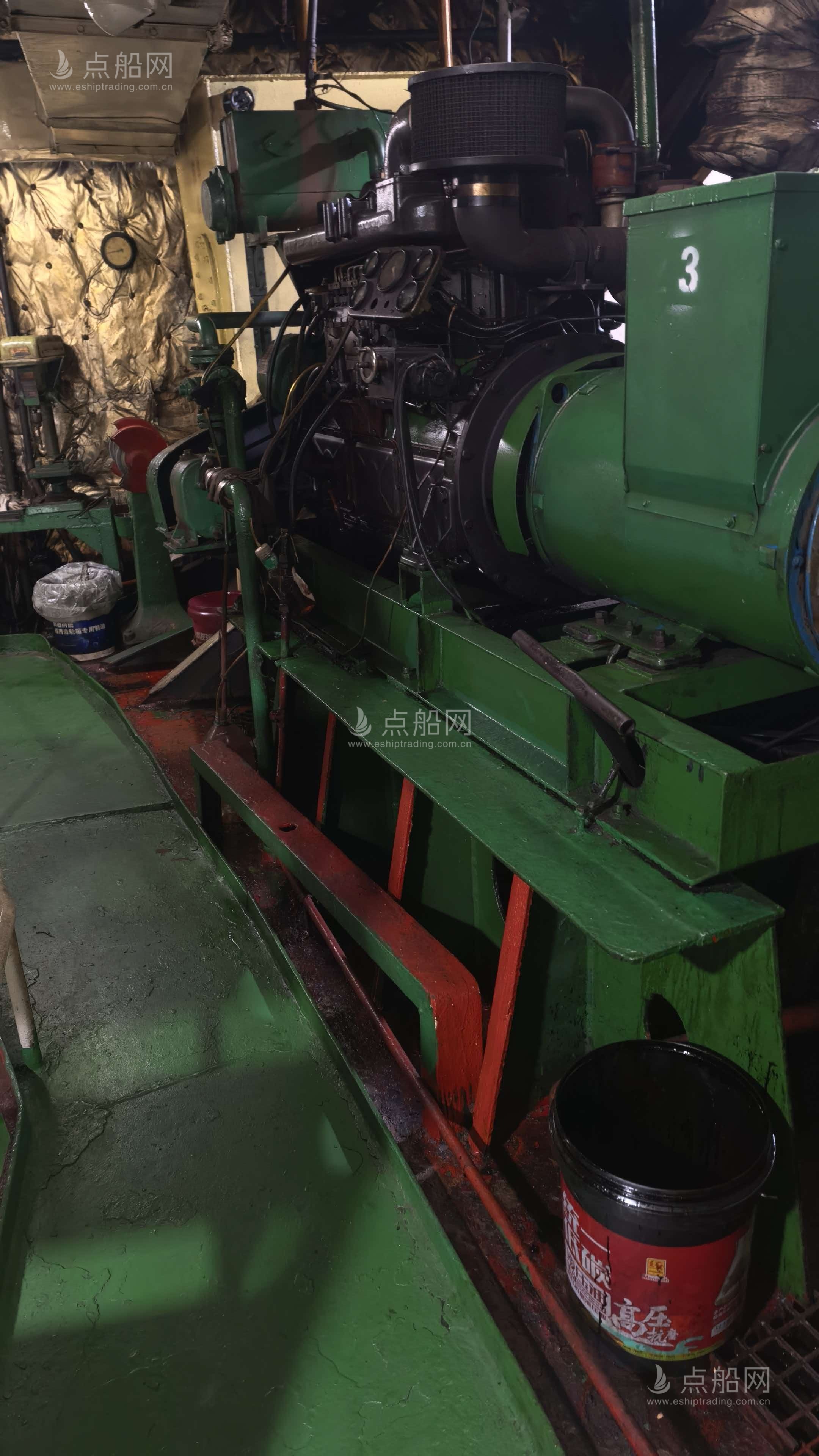 出售4489吨成品油船