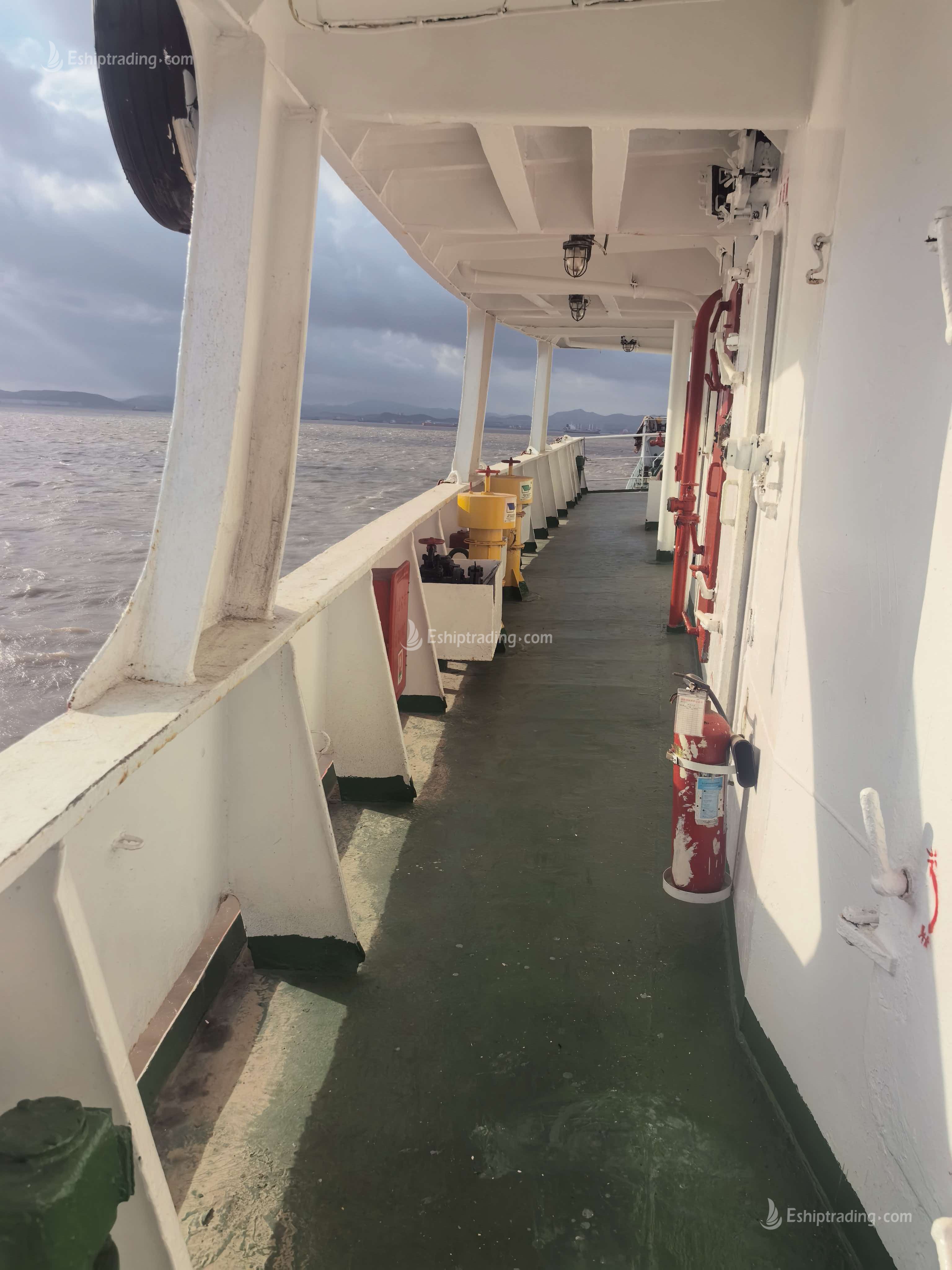 4200 T Product Oil Tanker For Sale